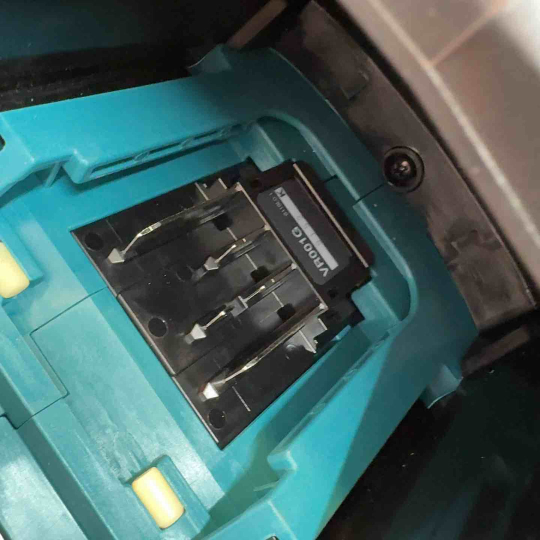 ★マキタ(makita) コードレスコンクリートバイブレータ VR001GZAS【八潮店】