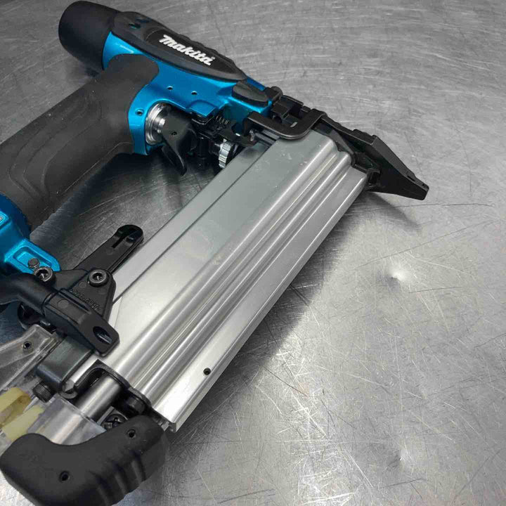 【中古美品】 マキタ(makita) 55mm 高圧フィニッシュネイラ AF551HM 【東大和店】