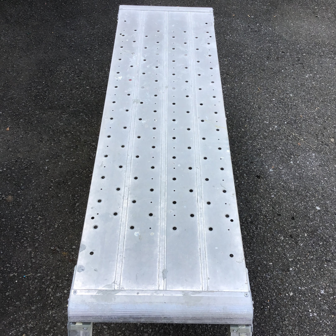 【店頭受取り限定】〇アルインコ(ALINCO) 足場脚立 CSR-100【所沢店】