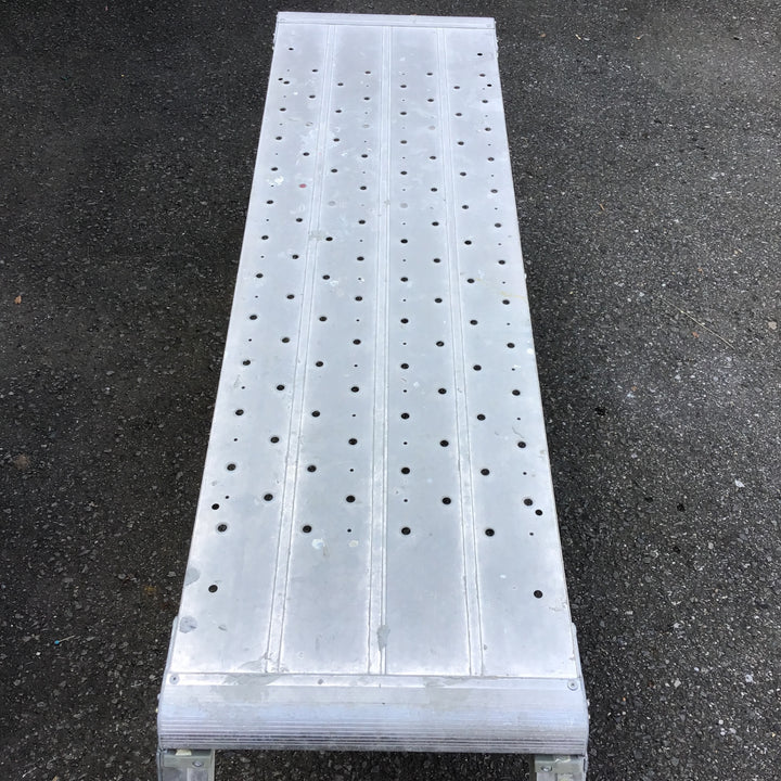 【店頭受取り限定】〇アルインコ(ALINCO) 足場脚立 CSR-100【所沢店】