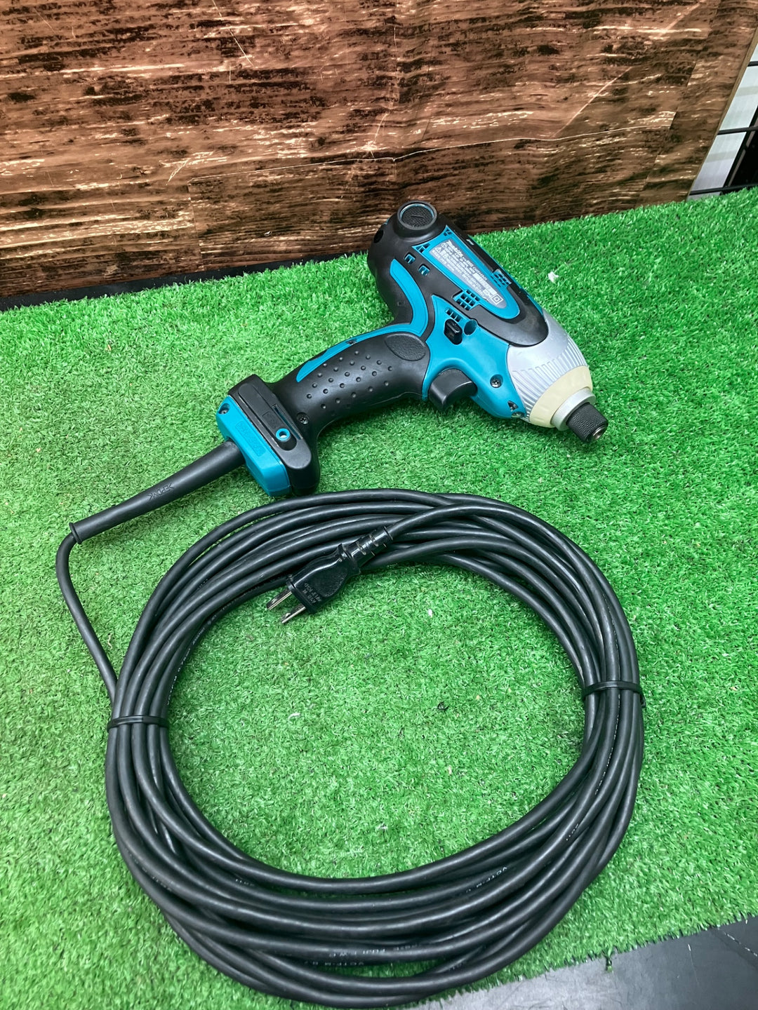 ☆マキタ(makita) インパクトドライバ 6955　2011年製造　100V【川越店】