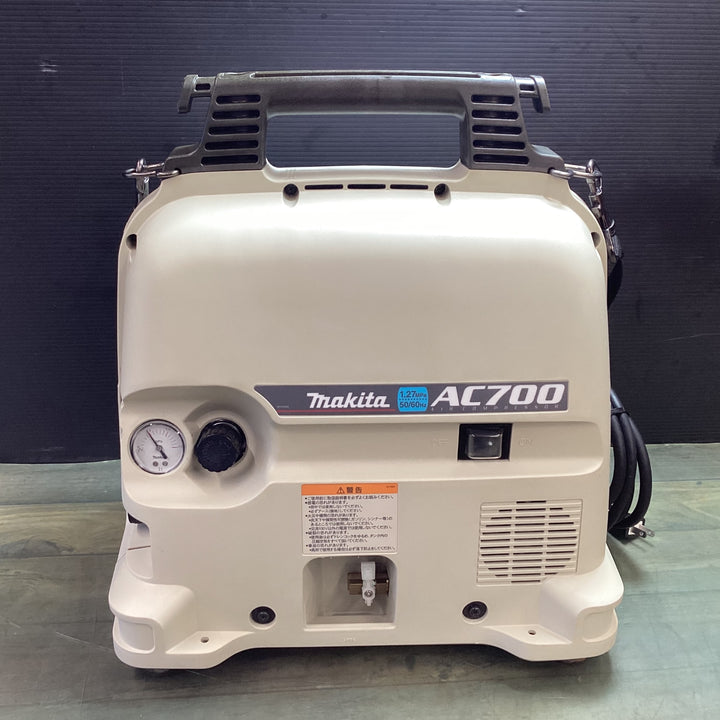 マキタ(makita) エアコンプレッサー AC700 【東大和店】