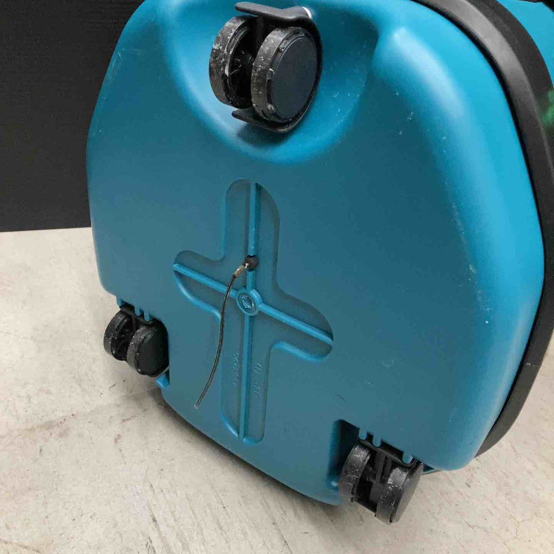 ◇マキタ(makita) 乾式 集じん機 472(P)本体のみ キャスター外層脱落あり、キャスター自体は動きます【戸田店】