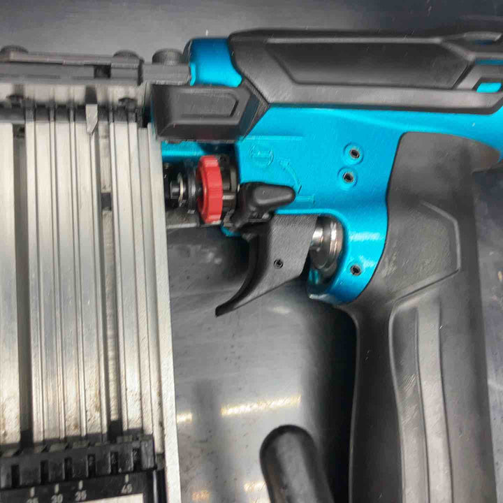 ★マキタ(makita) 高圧ピンネイラ AF502HP【川越店】