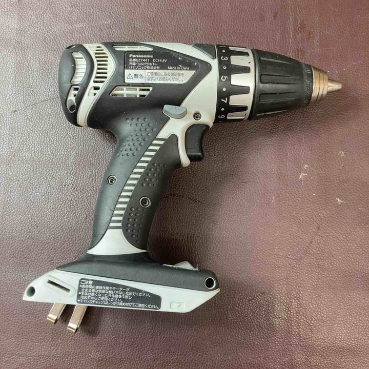 【中古品】 パナソニック(Panasonic) インパクトドライバー EZ7550X・ドリルドライバ EZ7441X・EZ7460X・ライト EZ37C2・充電器 2点・バッテリー 11点 まとめセット