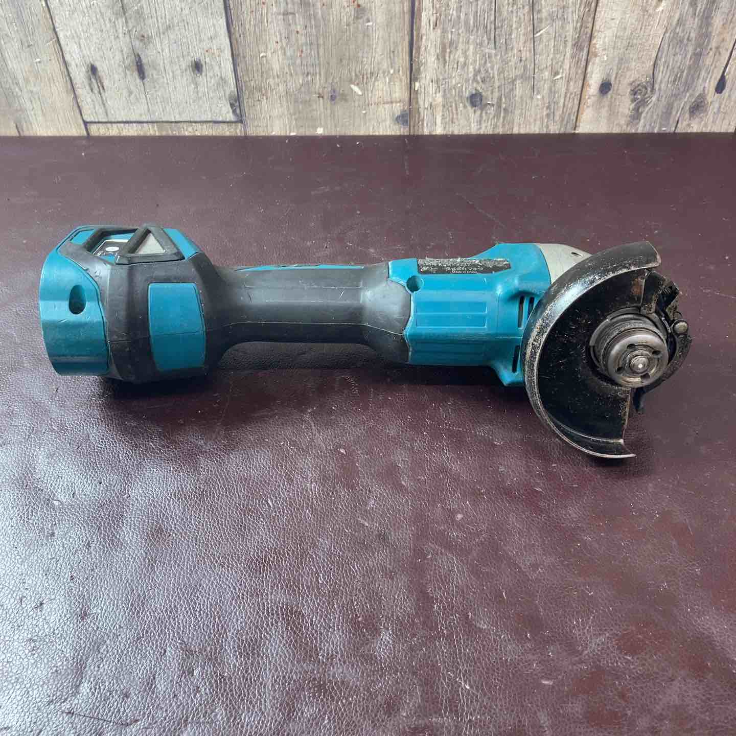 中古品】 マキタ(makita) 100mmコードレスディスクグラインダ GA412DZ