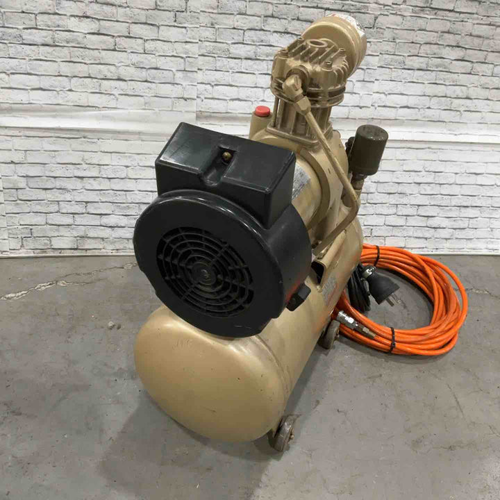 【店頭受取り限定】東芝　レシプロコンプレッサー　SP10D-4T1　200V　1/2馬力【川口店】