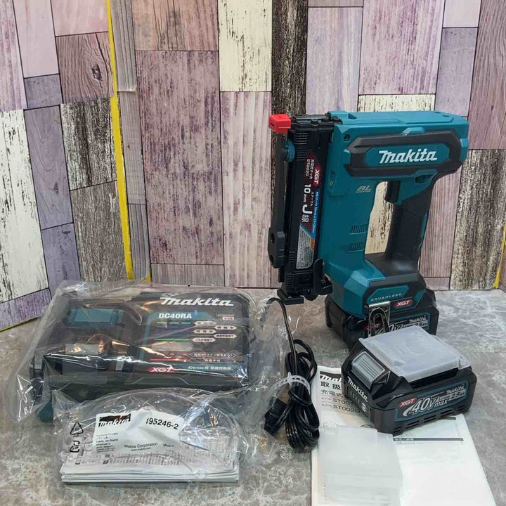 【未使用品】マキタ makita 40V コードレスタッカー J線/10mm ST002GRDX フルセット バッテリx2 充電器 ケース【八潮店】