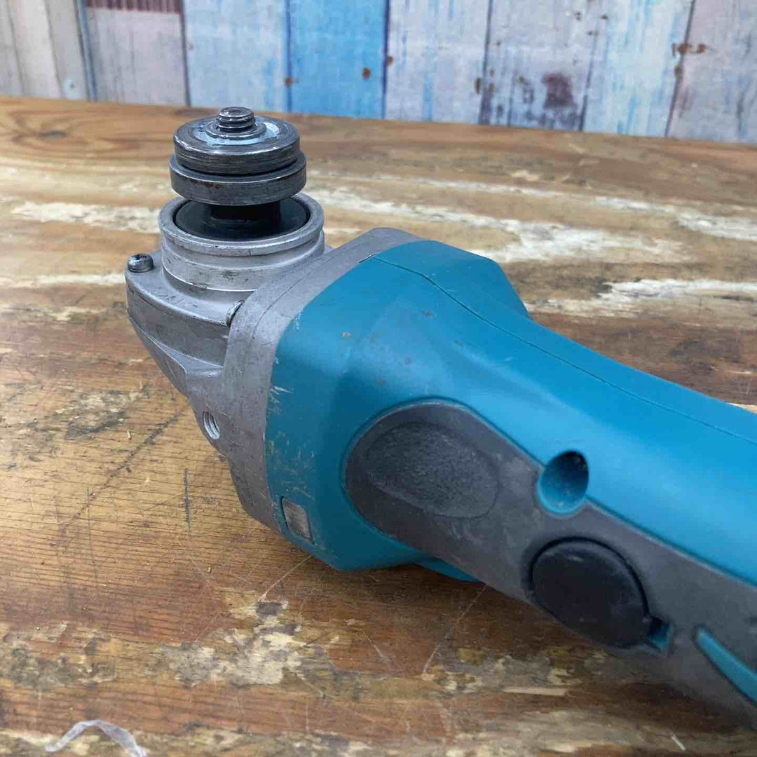 【現状品 】☆マキタ(makita) 100mmコードレスディスクグラインダー GA400DZ+14.4vバッテリーセット【柏店】