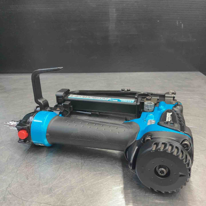 【中古美品】 マキタ(makita) 50mm 高圧フロアタッカ AT450HAM 【東大和店】