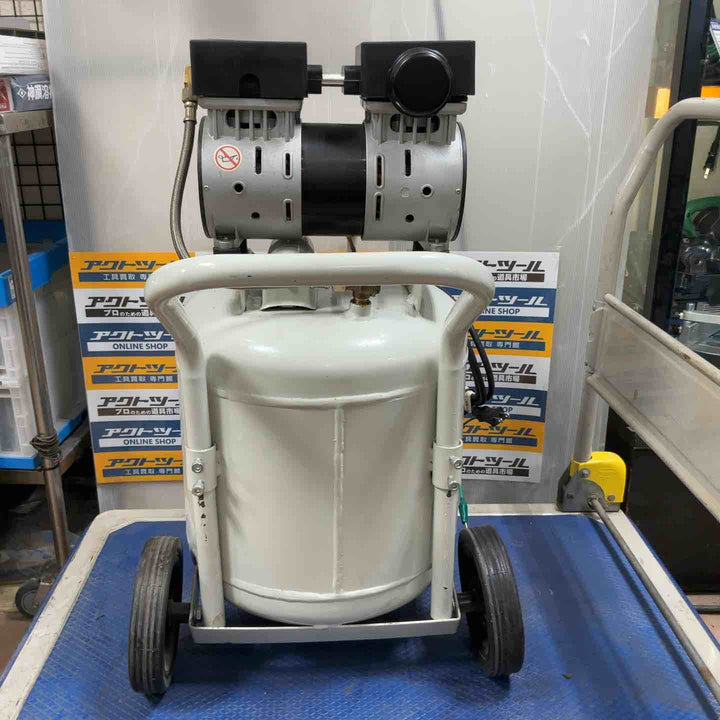 【店頭受取り限定】アストロプロダクツ 38L 静音 エアコンプレッサー AP040811 型式おそらく【草加店】