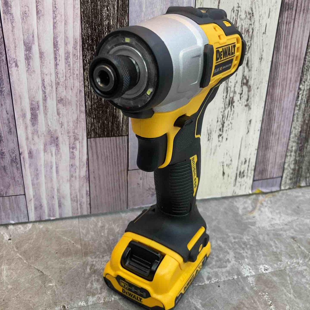 ◇デウォルト/DEWALT インパクトドライバー　DCF801D2【八潮店】