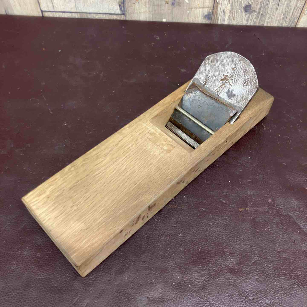 中古品】 鉋(かんな) 一芳作 弓張月 千代鶴 和工具 鑿 大工道具 【東大