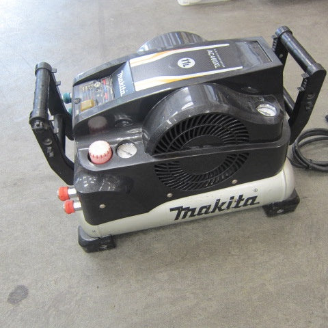 ☆マキタ(makita) 常圧/高圧エアコンプレッサー AC460XL【川崎店】