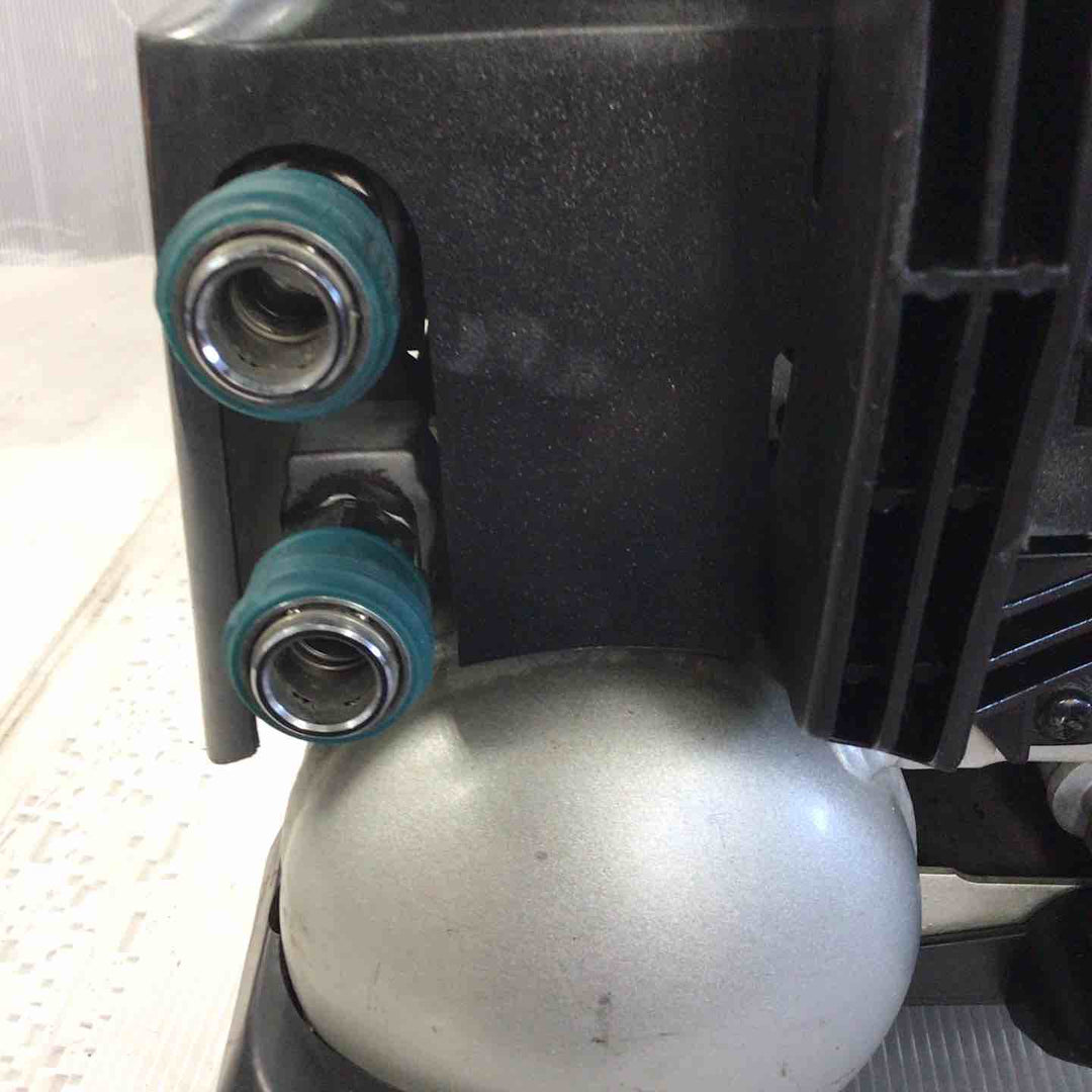 ★マキタ(makita) エアコンプレッサー AC460X【草加店】
