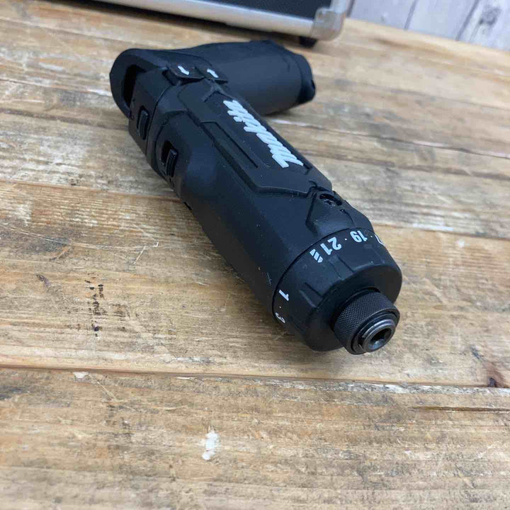 ★マキタ(makita) コードレスドリルドライバー DF012DSHXB【藤沢店】