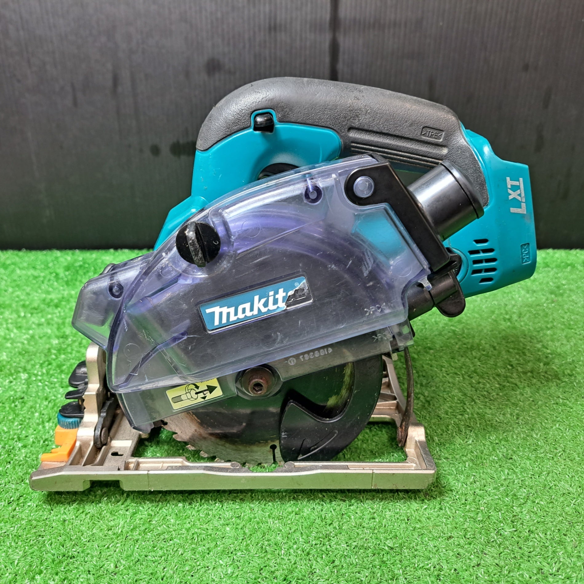 ☆マキタ(makita) 14.4V 125mm コードレス防じん丸のこ KS521DZ ☆マキタ(makita) 14.4V 125mm コードレス防じん丸のこ KS521DZ