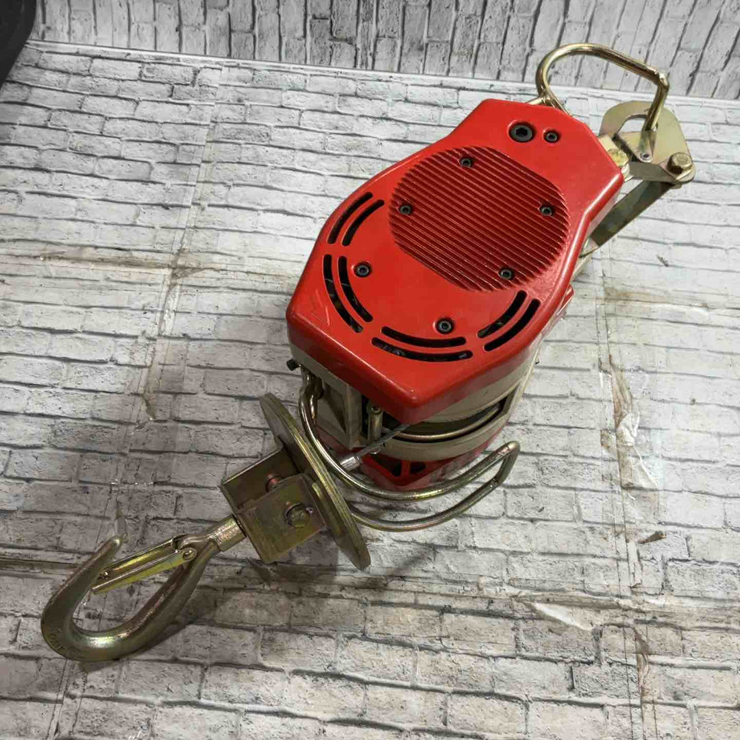 ◇マキタ(makita) 小型ホイスト(ワイヤー) 定格荷重60kg 揚程20m  TH60【川口店】