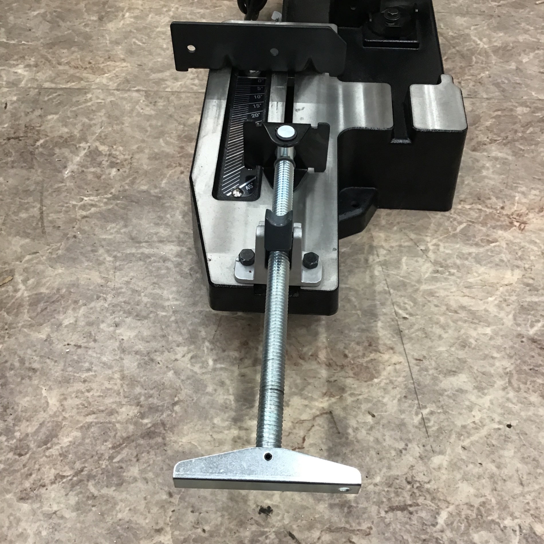 店頭受取り限定】☆マキタ(makita) ポータブルバンドソー 2107FW【所沢