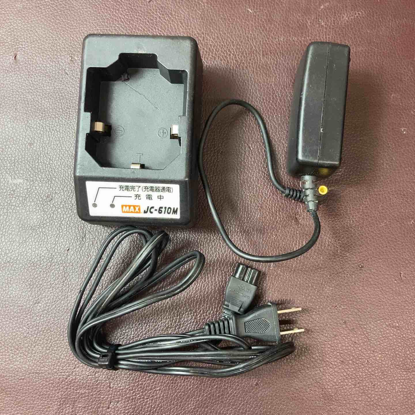 ★値下げ★ マックス GS-738C ガスネイラ バッテリー×1 充電器 中古品【ハンズクラフト宜野湾店】 中古品】マックス(MAX) ガスネイラ GS-738C ピン打機【東大和店