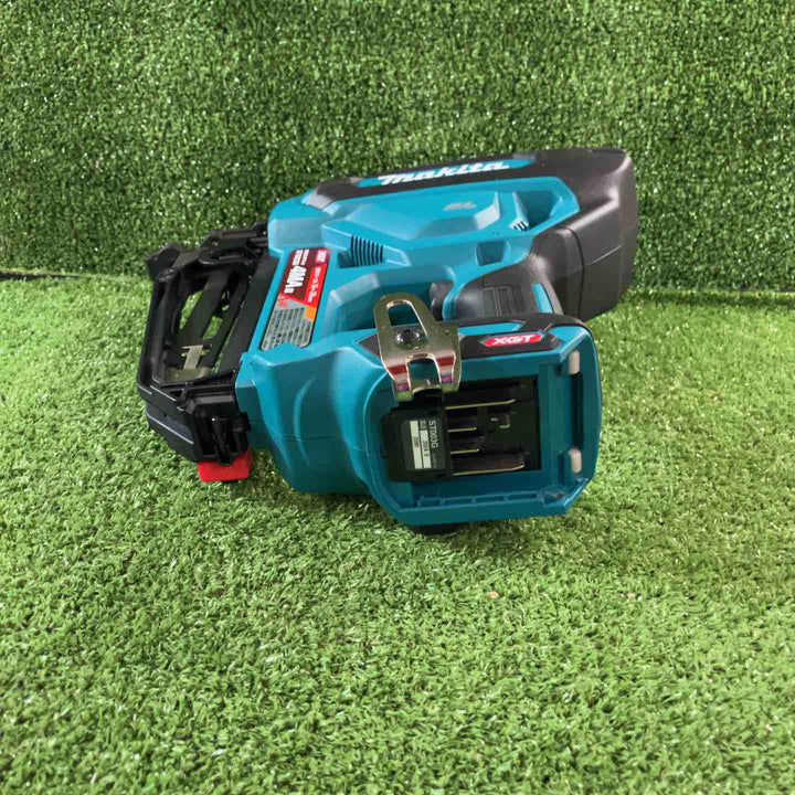 ★マキタ(makita) コードレスフロアタッカ ST003GZ【川崎店】