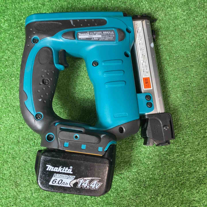 ☆マキタ(makita) コードレスタッカ ST420DZK ◇バッテリー1個付き♪【岩槻店】
