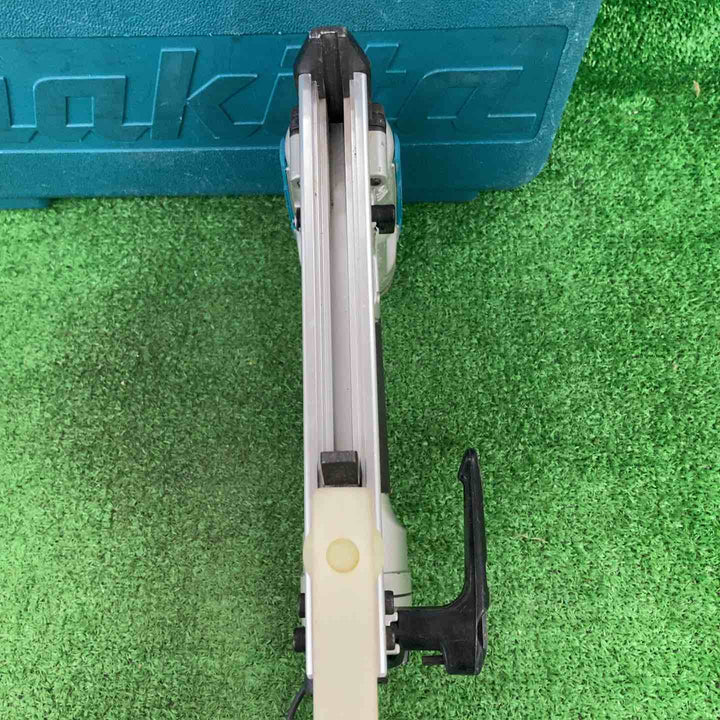 ★マキタ(makita) 常圧エアタッカ AT425AK【川崎店】