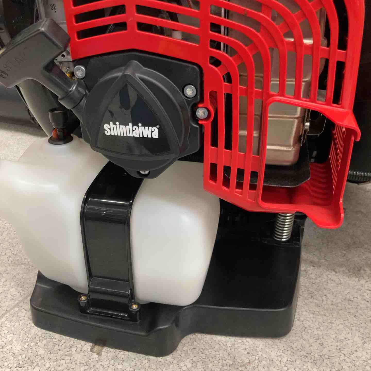 新ダイワ shindaiwa エンジンブロワ EB3083 背負タイプ ブロア【八潮店