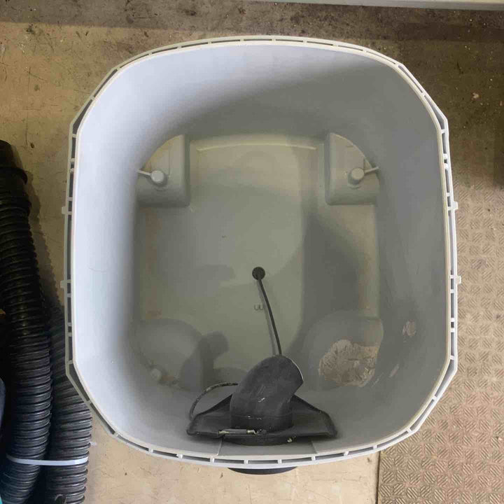 ★マキタ(makita) 15L集じん機(乾湿両用) VC1500【町田店】