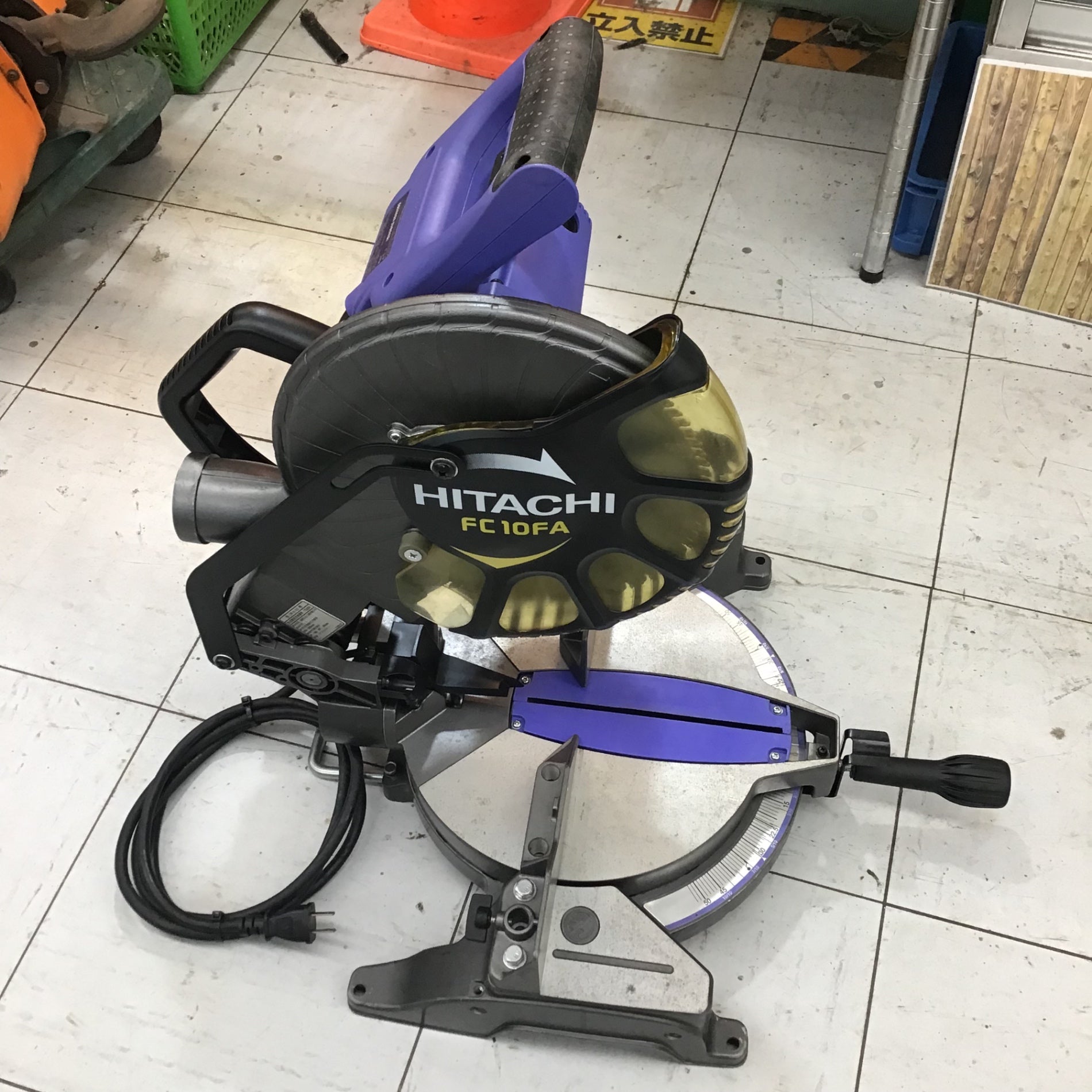 日立 - 【状態良好】ハイコーキ　旧日立工機　卓上丸のこ  AC100V　FC10FA HiKOKI 訳あり展示品 255mm 卓上丸のこ FC10FA 単相100V (同梱