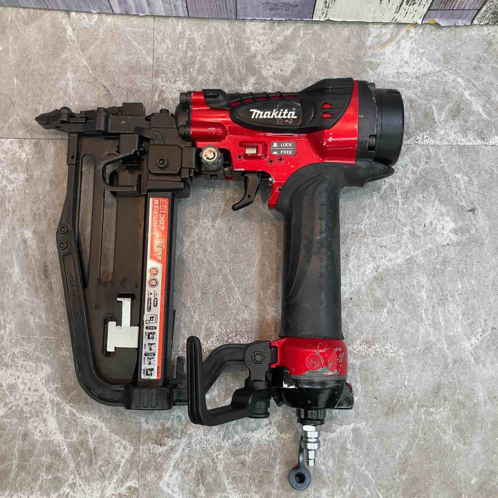【中古品】★マキタ makita 50ｍｍ 高圧フロアタッカ AT450HA 本体のみ【八潮店】