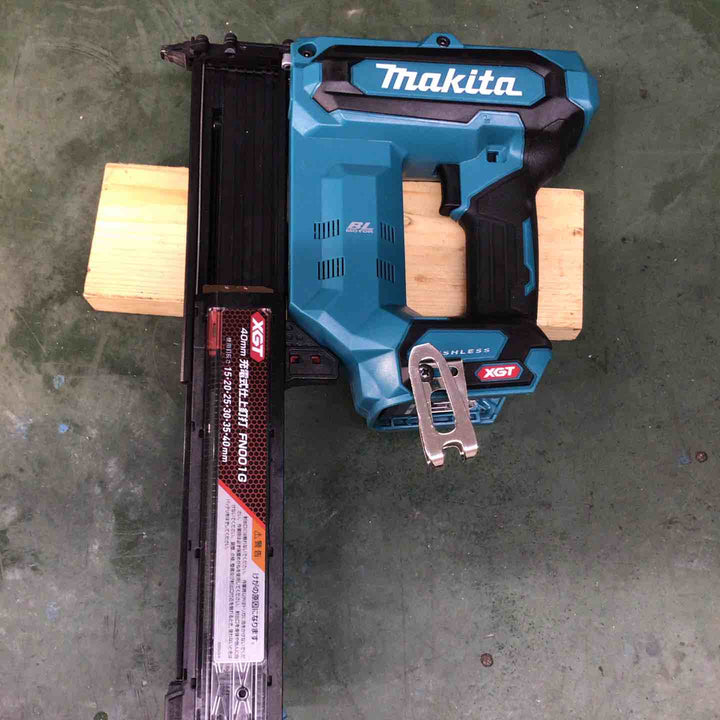 ★マキタ(makita) コードレスフィニッシュネイラ FN001GZK【戸田店】