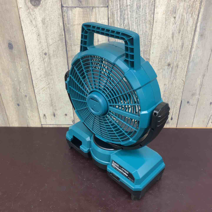 【中古美品】 マキタ(makita) コードレスファン CF203DZ 【東大和店】
