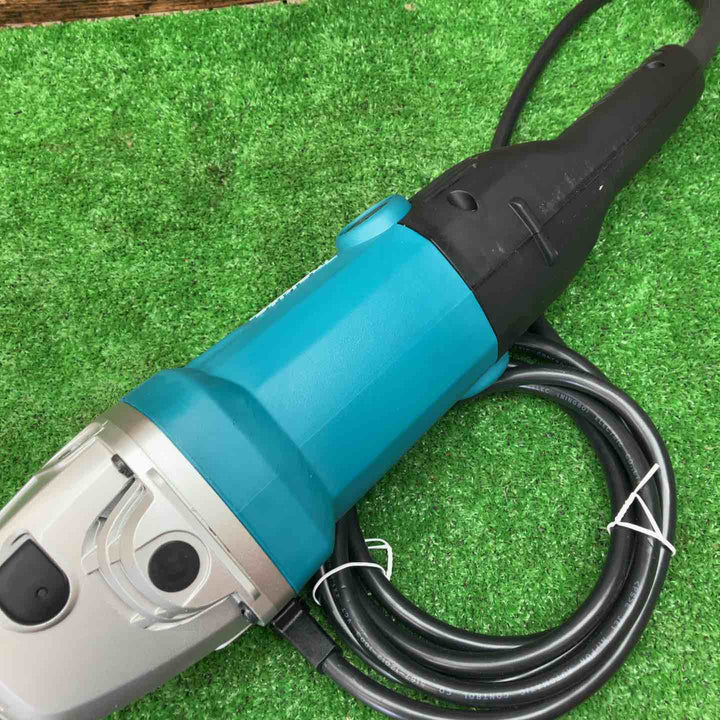 マキタ(makita) 180mm電子ディスクグラインダ GA7011C【川越店】