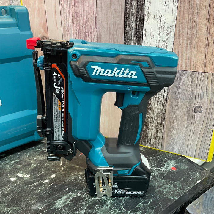 ★マキタ(makita) コードレスタッカ ST421DRG【八潮店】