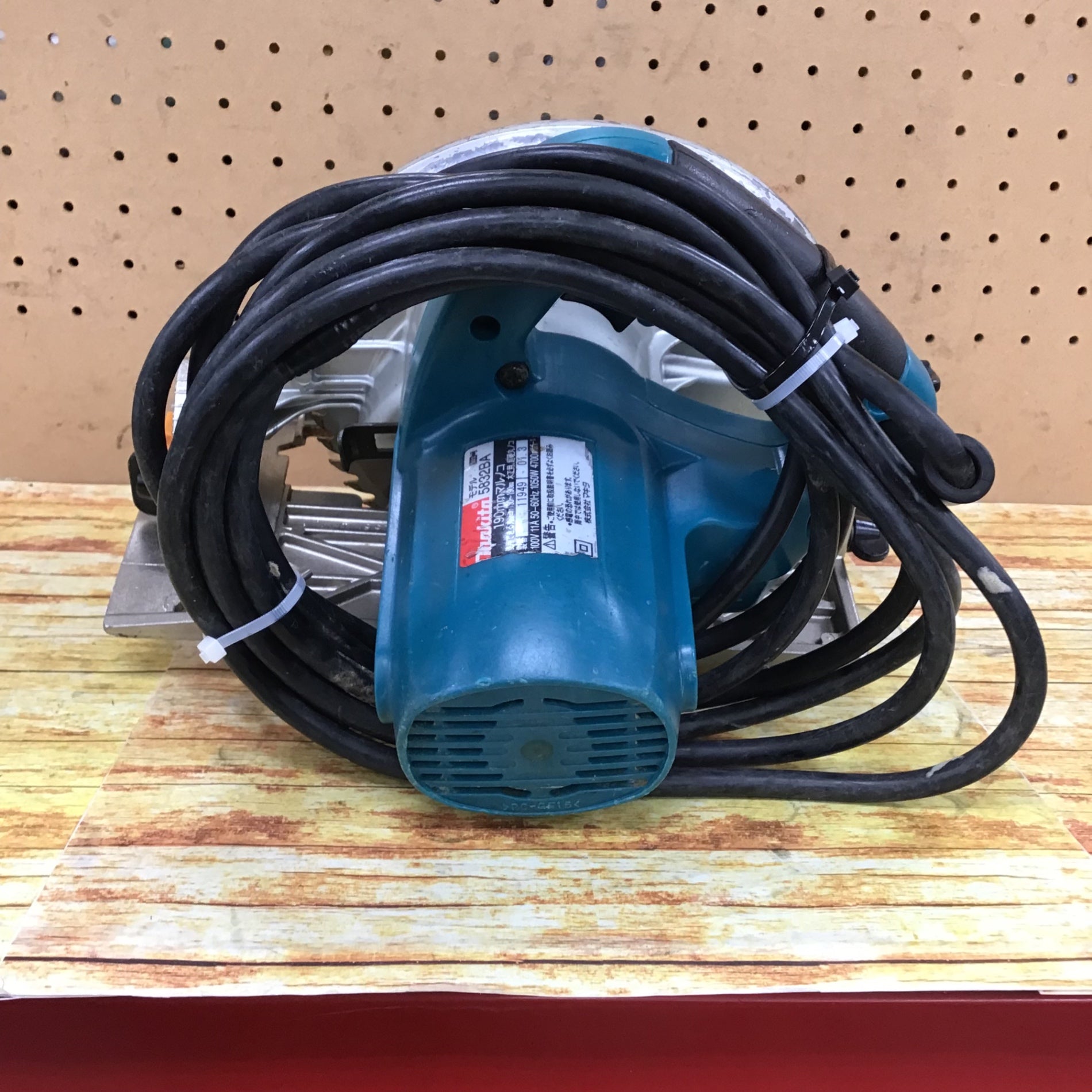 Makita - マキタ　電子マルノコ　モデル: 5838CBA DIY  丸のこ　【最終値下げ 5637BA.png?2025816