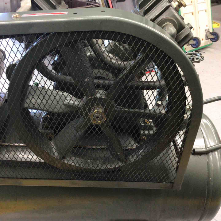 【店頭受取り限定】【165】iwata エアーコンプレッサ SP-22NBR ３馬力直結型【戸田店】