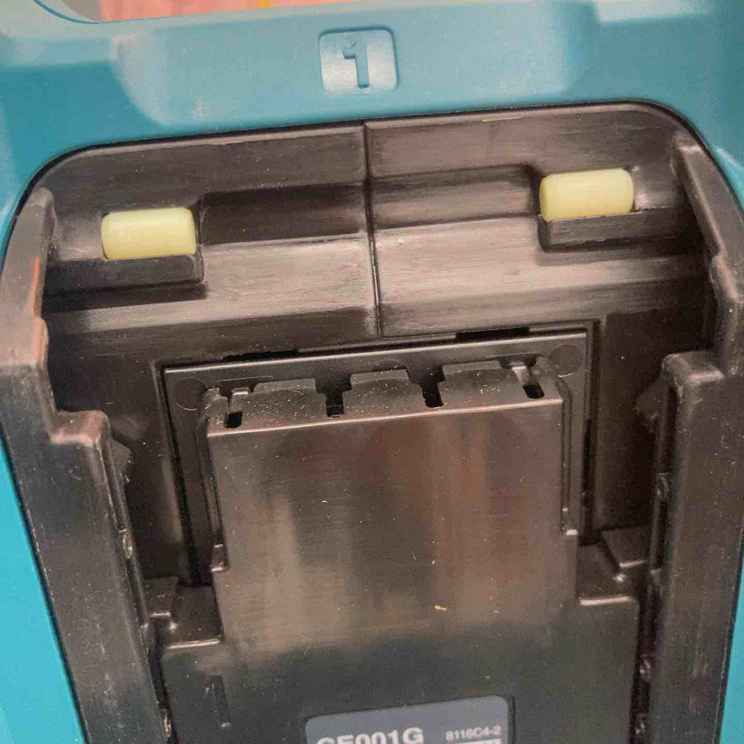 ★マキタ(makita) コードレスパワーカッター CE001GZ 40Vバッテリー2本使用 80Vmax【八潮店】