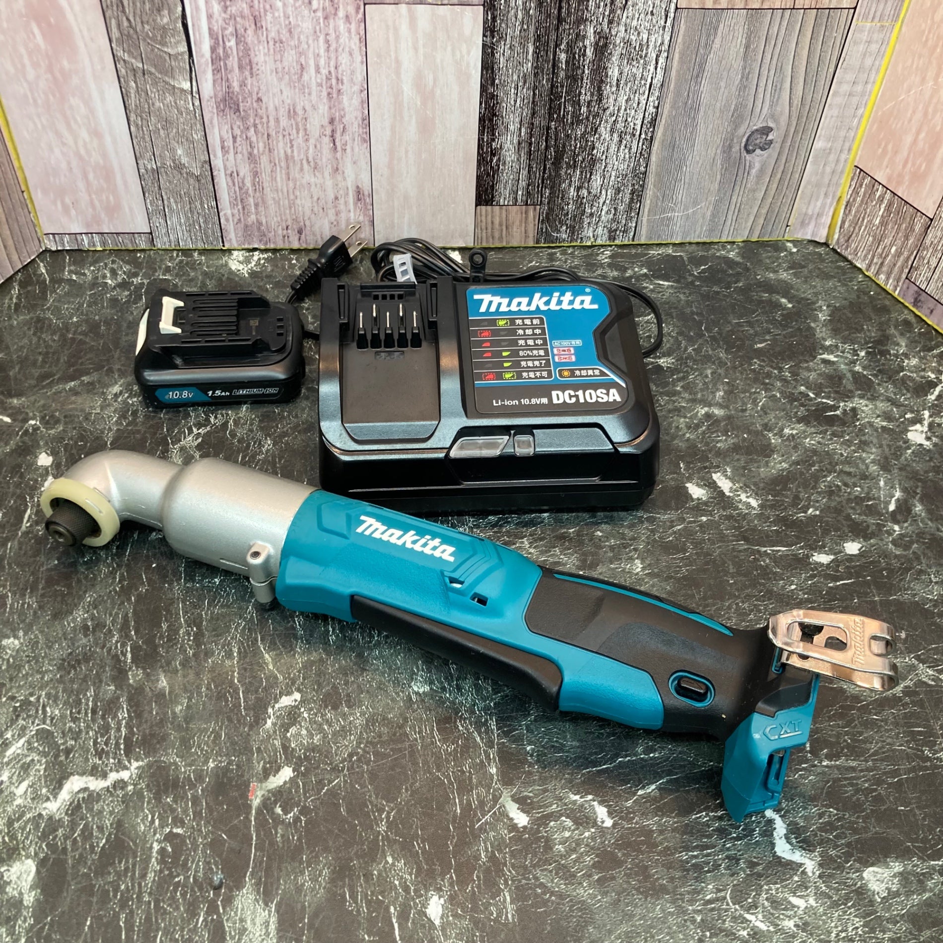 マキタ（makita） 10.8V 充電式アングルインパクトドライバ