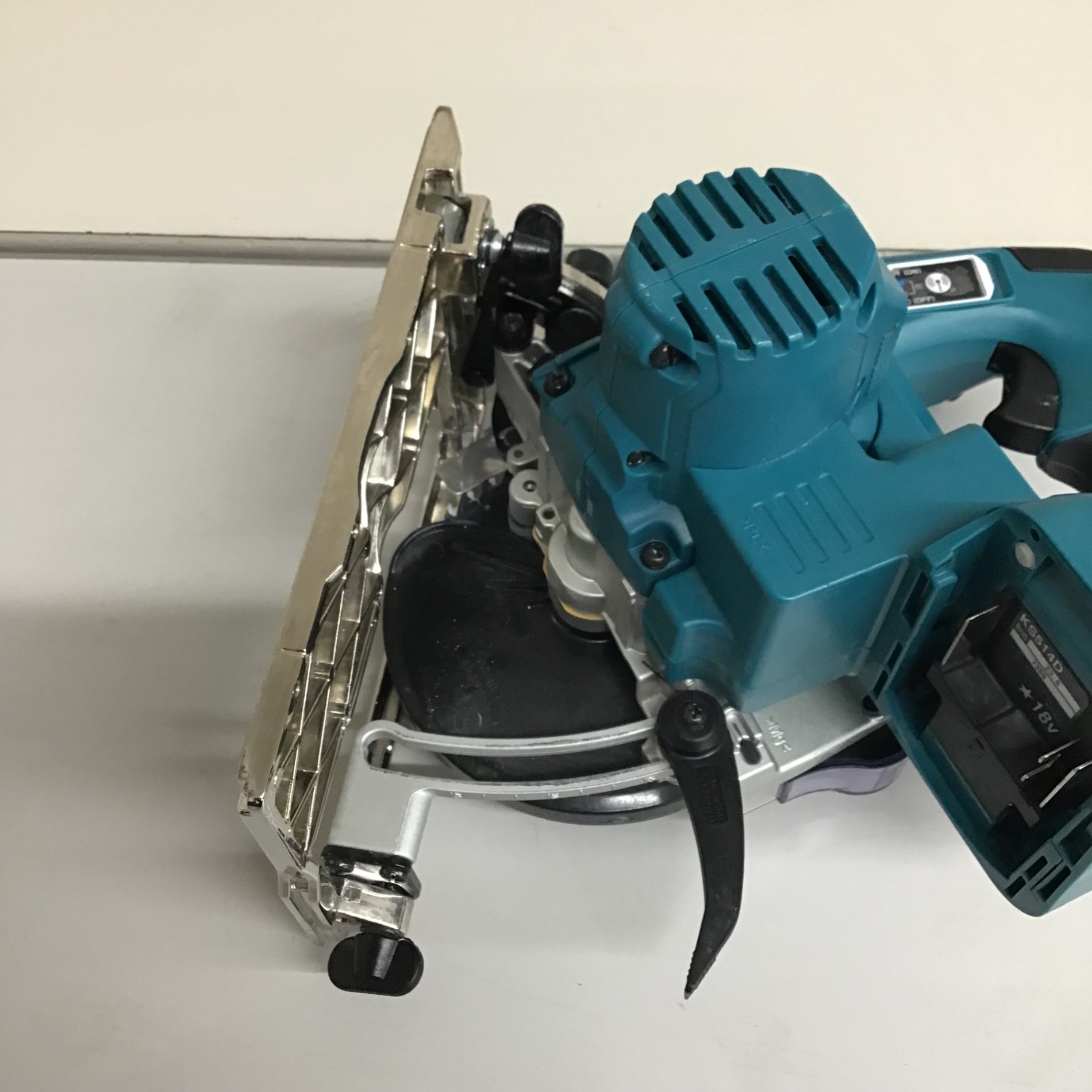 中古品】☆マキタ(makita) 125mm 18V コードレスマルノコ KS514DZ 本体