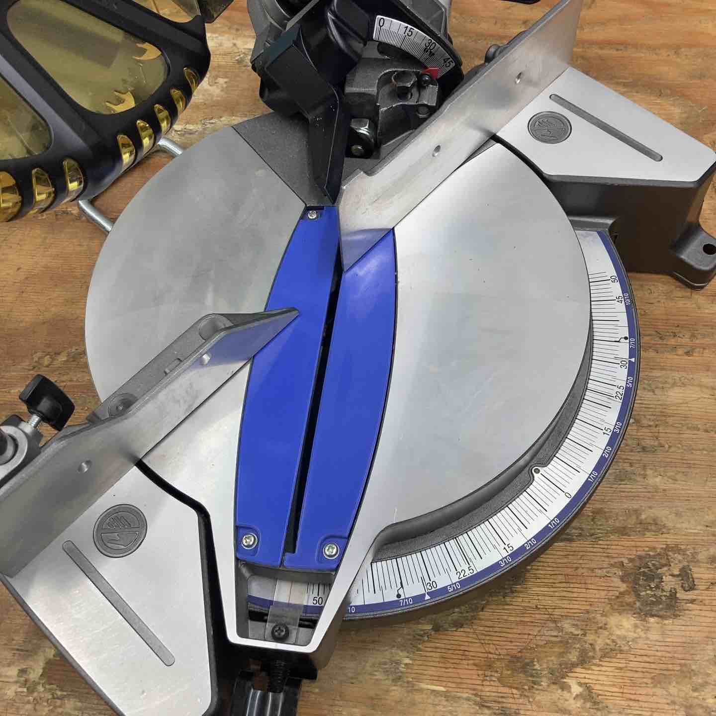 美品】◇ハイコーキ(HIKOKI ※旧:日立工機) 卓上丸のこ FC10FA 美品】◇ハイコーキ(HIKOKI ※旧:日立工機) 卓上丸のこ FC10FA