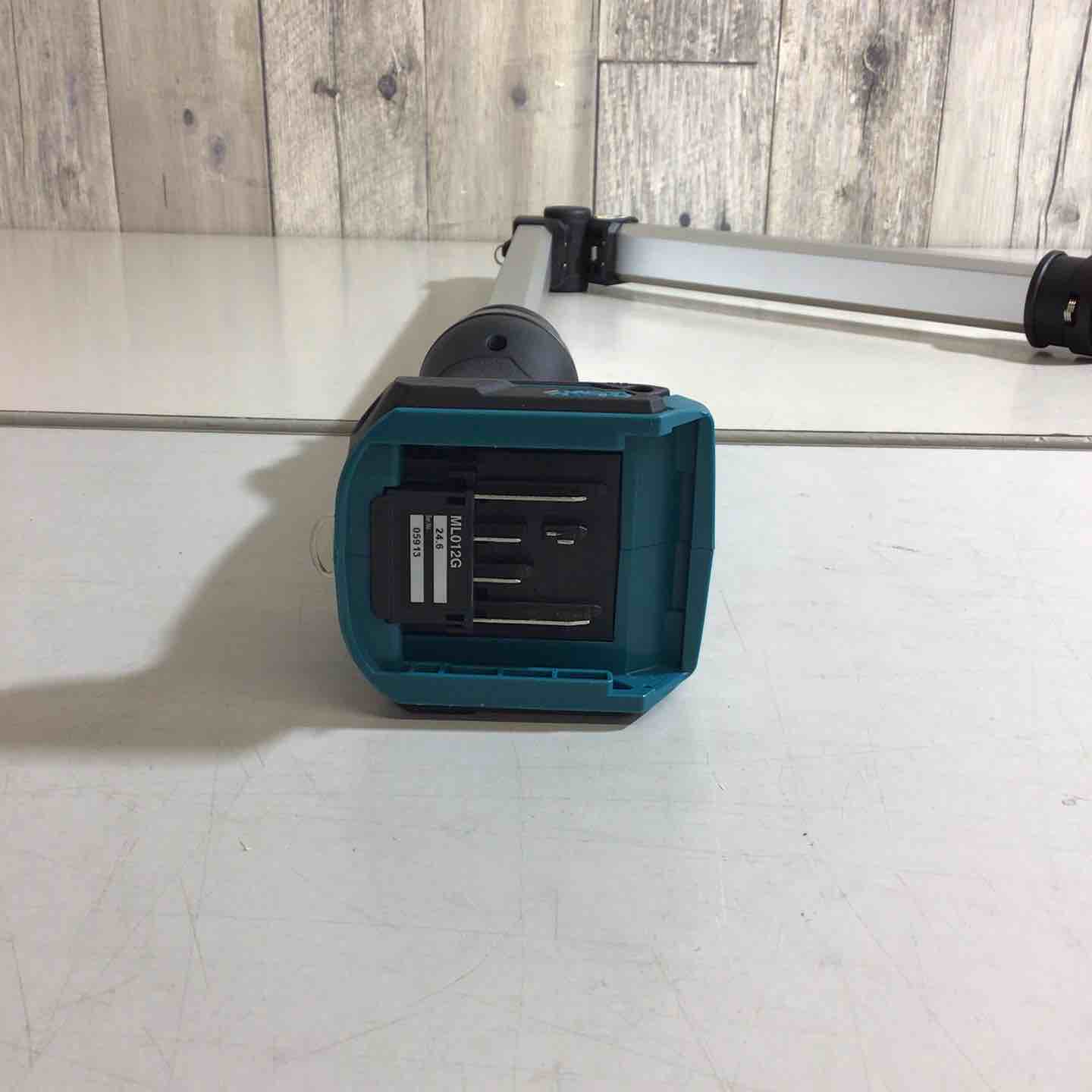 【未使用品】★マキタ makita 40V コードレスLEDライト ML012G　本体のみ 【戸田店】 未使用品】☆マキタ(makita) 40V コードレスLEDライト ML012G 本体のみ
