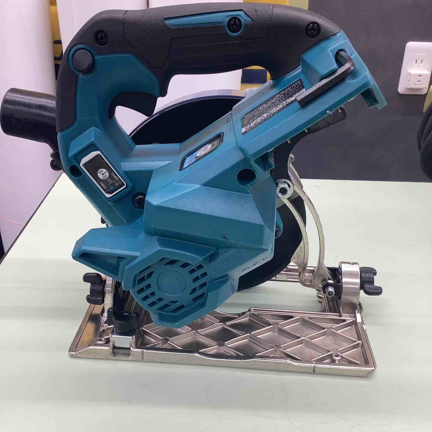 ☆マキタ(makita) コードレス防じんマルノコ KS002GZ【越谷店