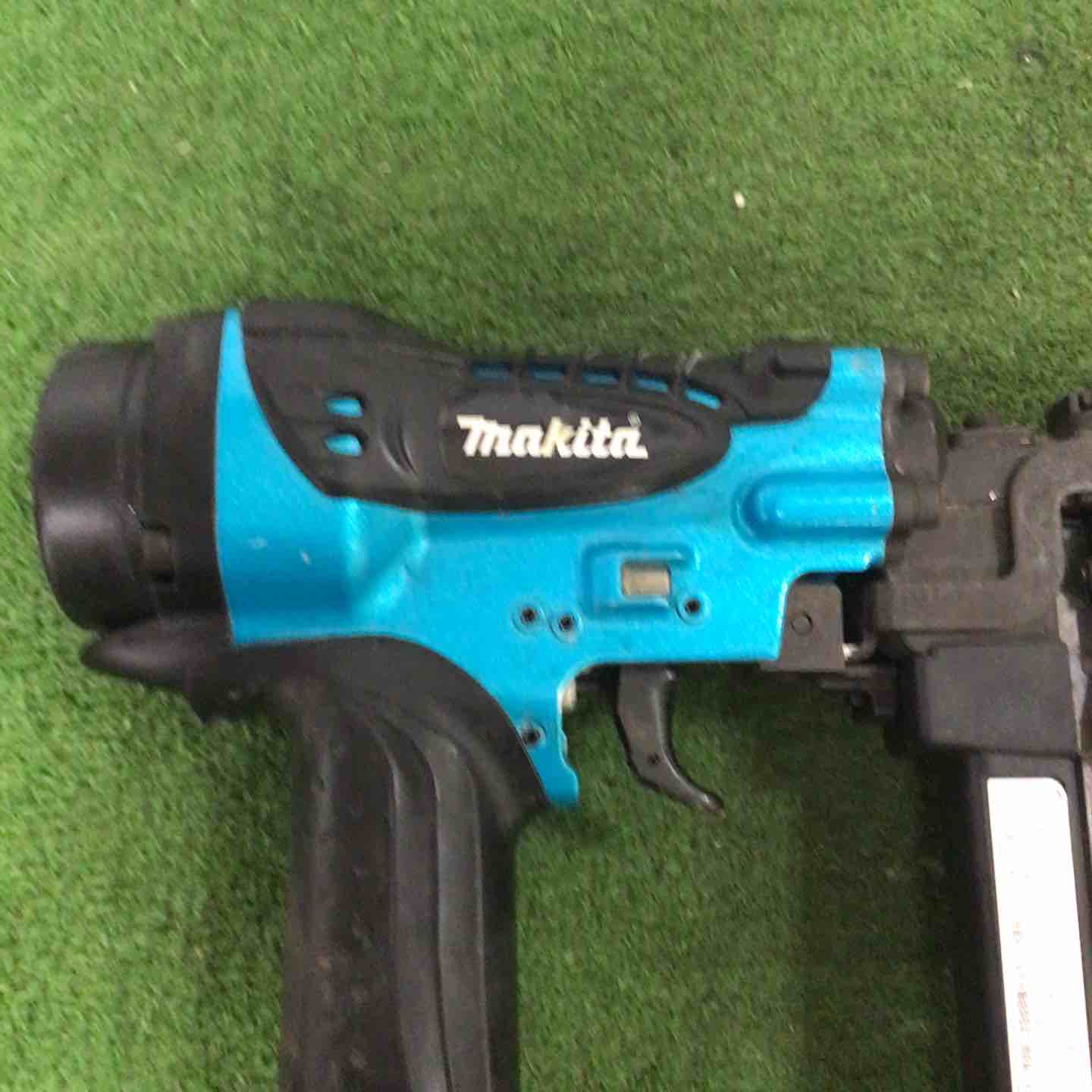 ★マキタ(makita) 高圧フロアタッカ AT450HAM【町田店】 ☆マキタ(makita) 高圧フロアタッカ AT450HAM【町田店】 – アクト