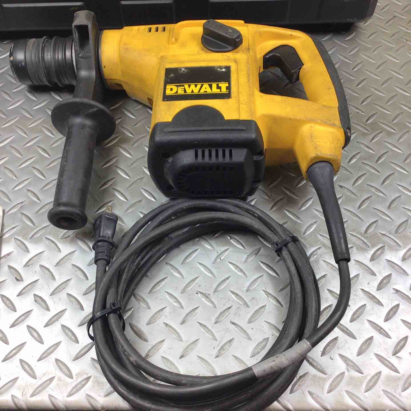 ▲中古品デウォルトハンマドリルDW570K▲ デウォルト(DEWALT) ハンマドリル DW570K【川崎店】 – アクトツール