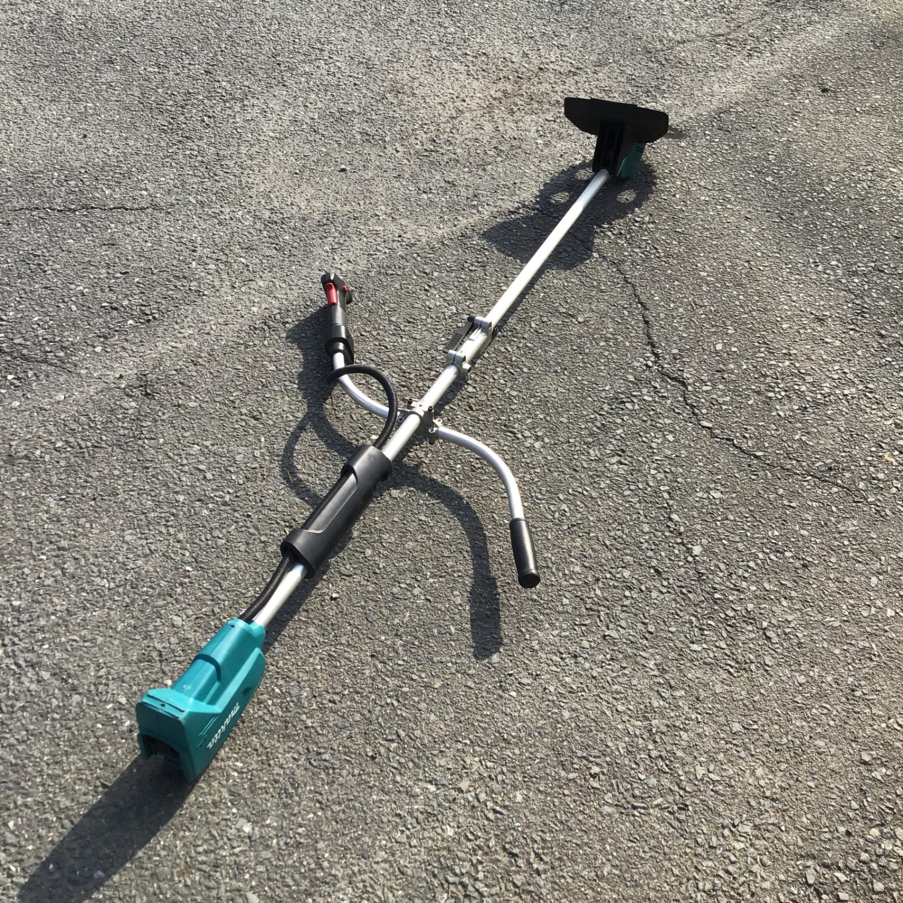 中古品】 マキタ/makita 充電式草刈機 分割棹 Uハンドル 18V バッテリ・充電器別売 MUR183UDZ 【鴻巣店】 –  アクトツールオンラインショップ