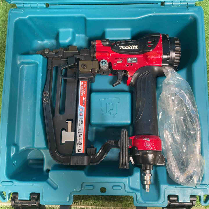 ★マキタ(makita) 高圧フロアタッカ AT450HA【岩槻店】