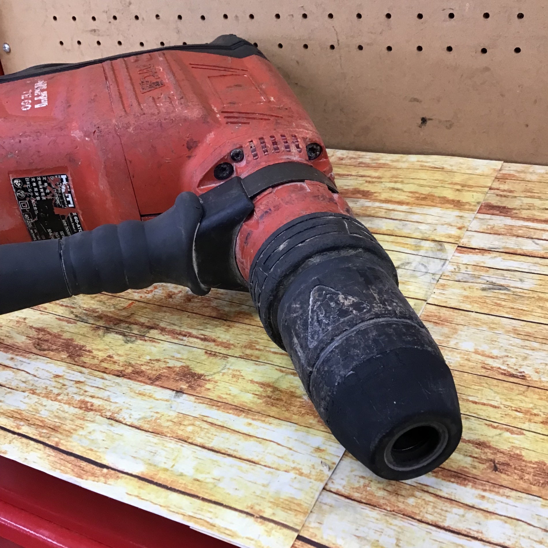 【中古品】★ヒルティ(Hilti) コード式ロータリーハンマー TE60-ATC-AVR【東大和店】 ☆ヒルティ(Hilti) コード式ロータリーハンマー TE60-ATC-AVR【川崎店