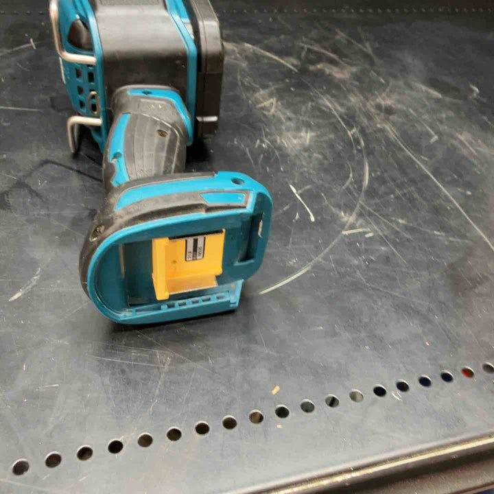 【中古品】マキタ(makita) コードレスワークライト ML812 動作確認済み【川越店】