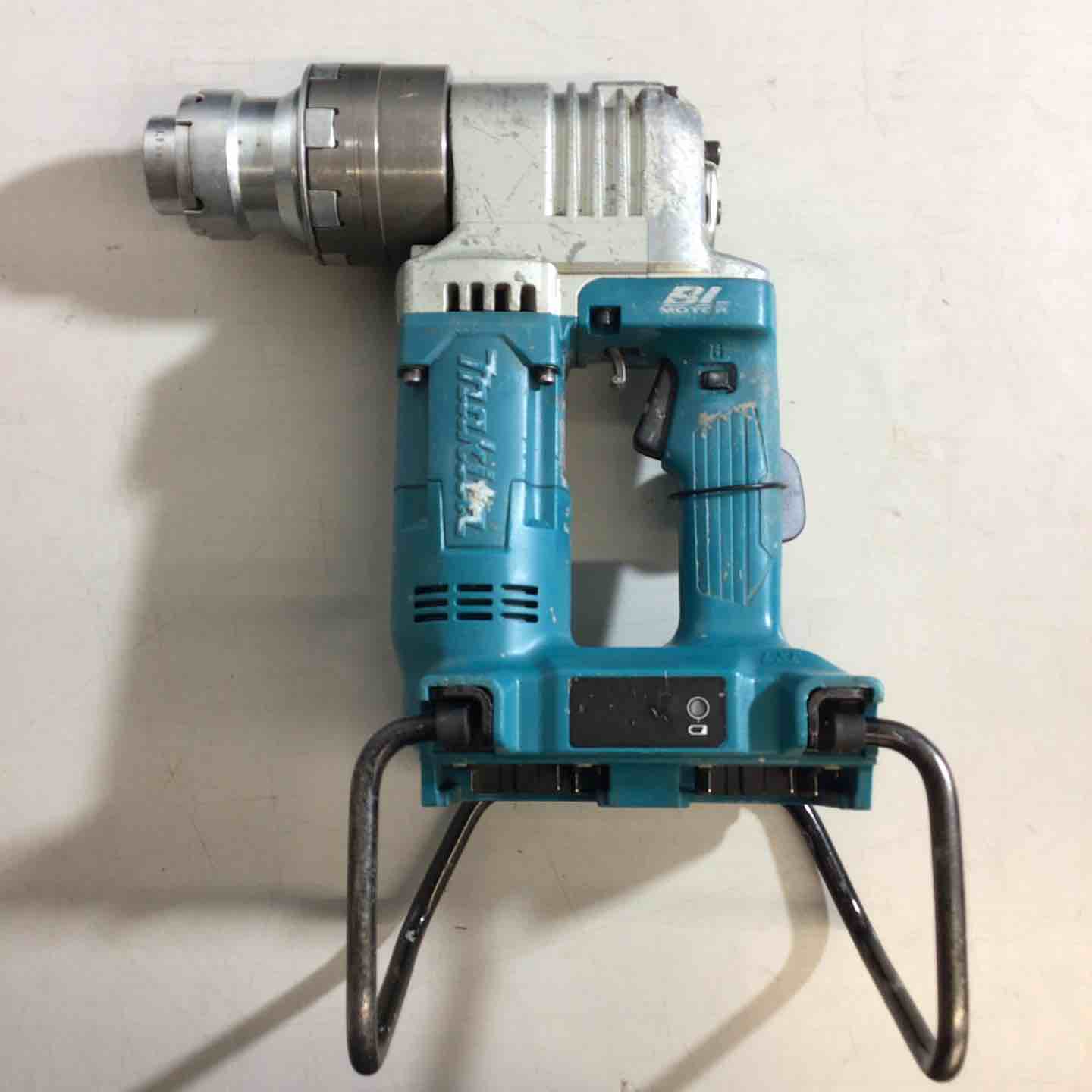☆純正バッテリー2個付☆マキタ(makita) コードレスシャーレンチ